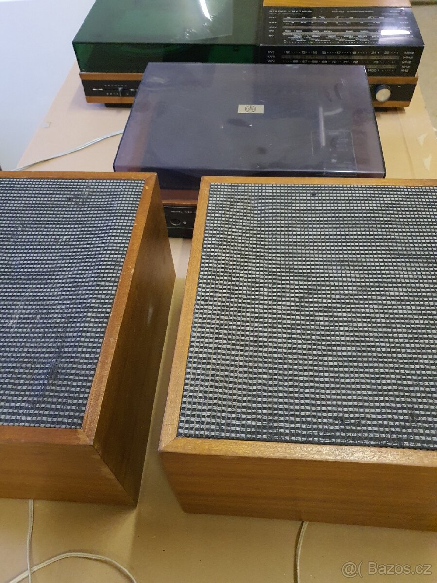 Gramofon a reproduktory Tesla - 2