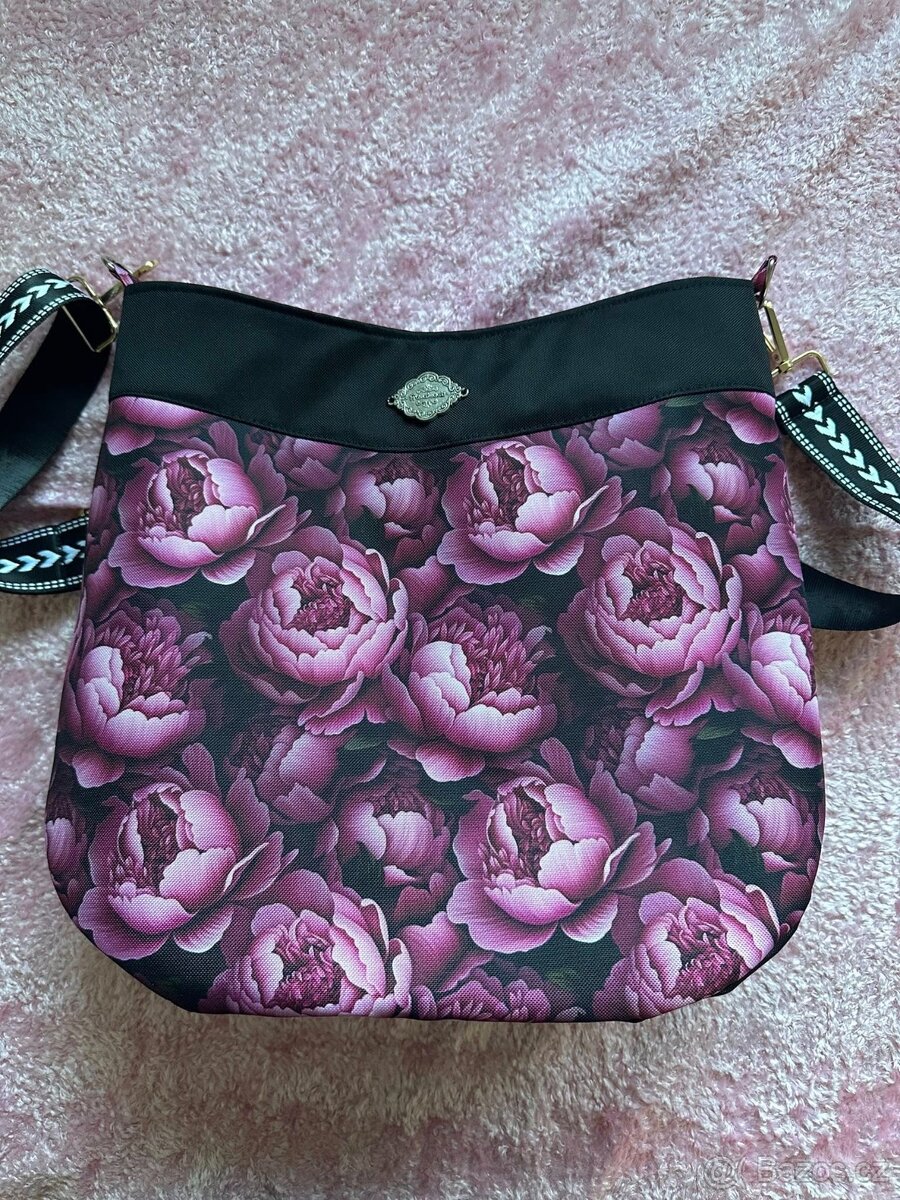 Kabelka s pivoňkami - 2