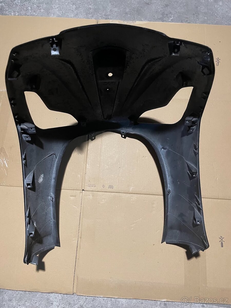 Přední maska na Piaggio Beverly 125/300/350 - 2