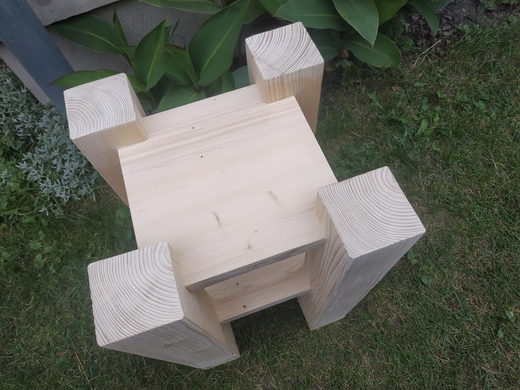 Nový trámový noční stolek - 2