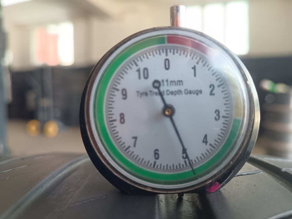 235/35 R19 IMPERIAL (0324) - 2