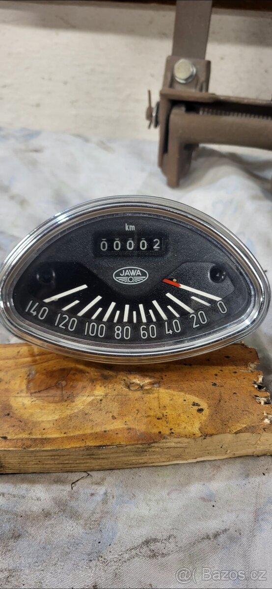 Jawa panelka 250 , 350 . 559 ,360 - 2