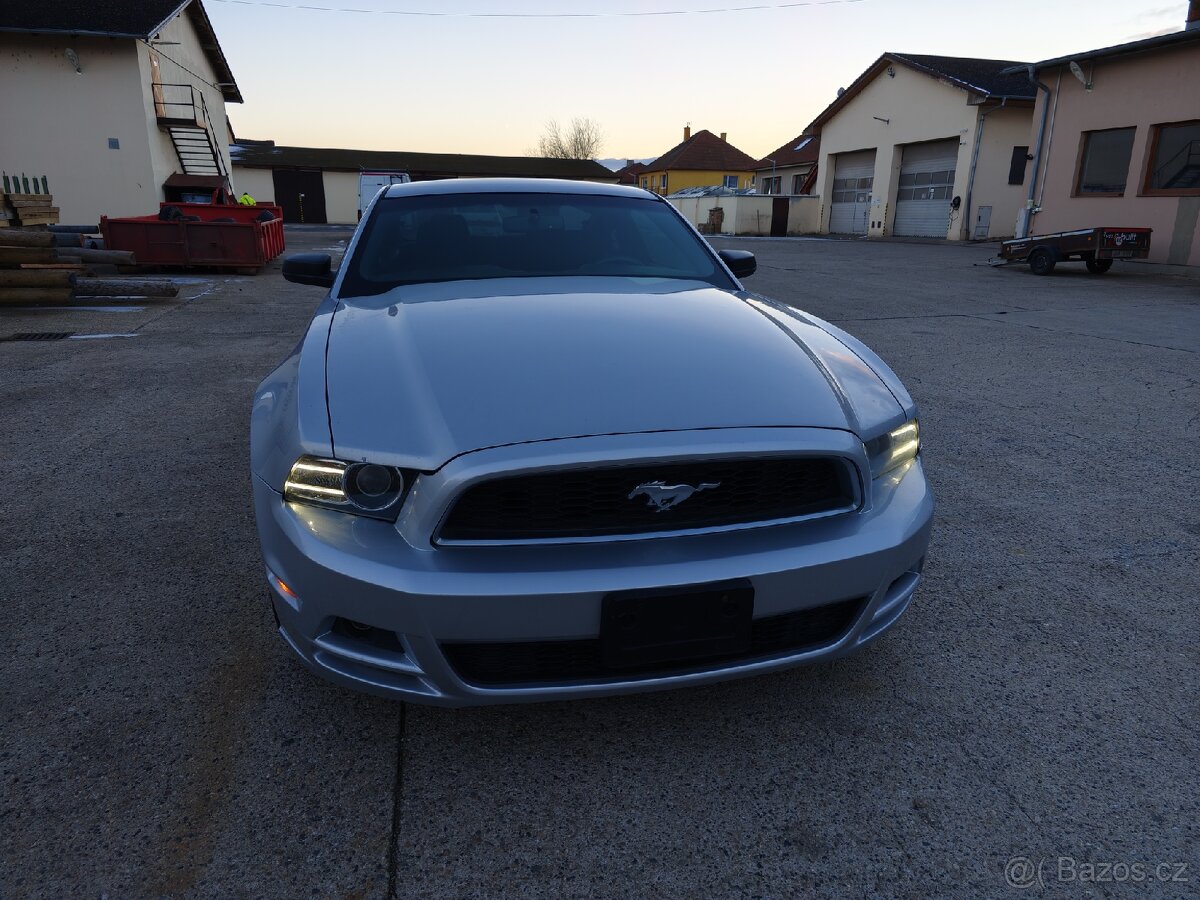 Ford Mustang 3.7 - 2