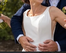 Bílé svatební hladké šaty - 2