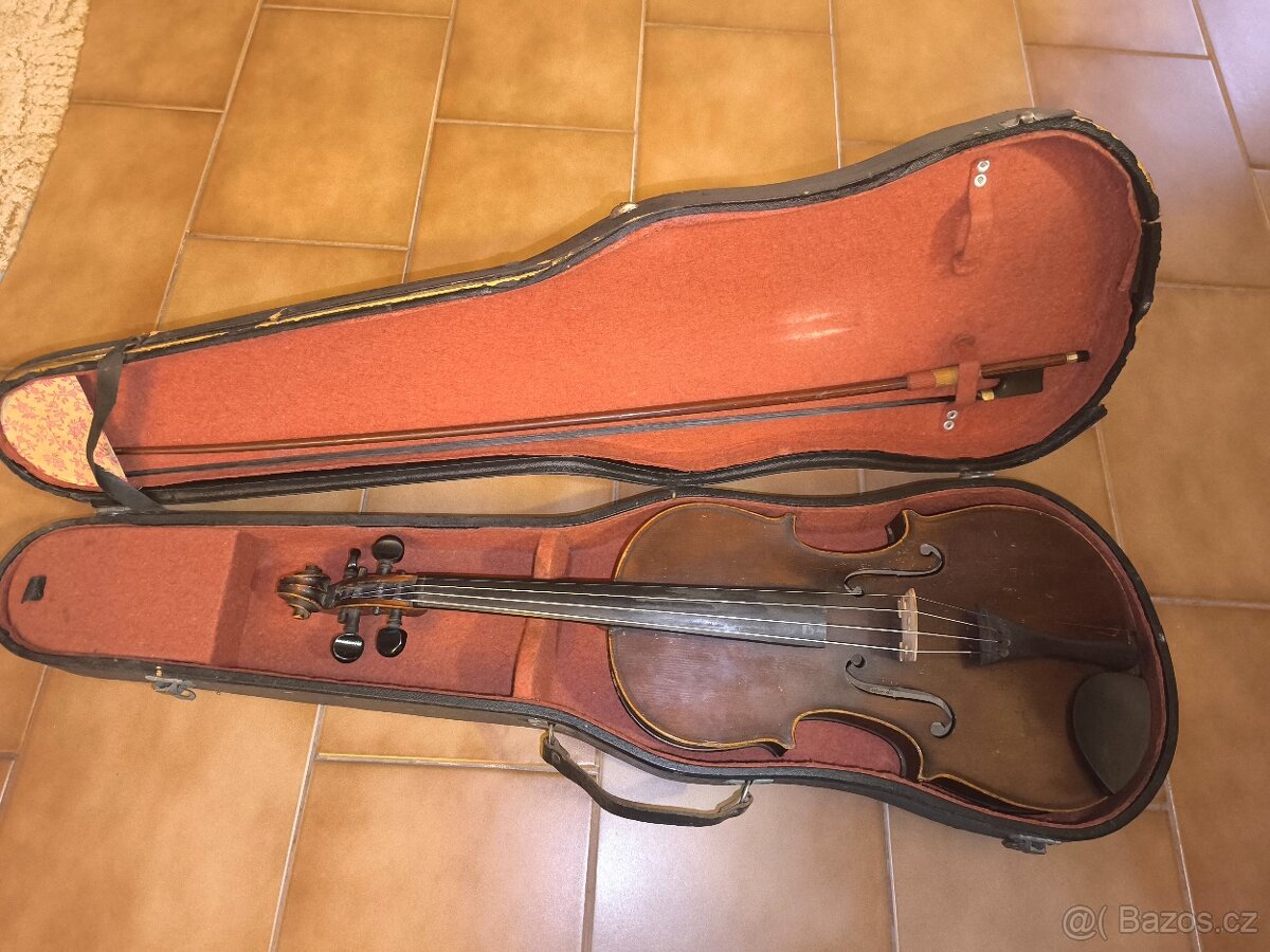 staré funkční housle - 2