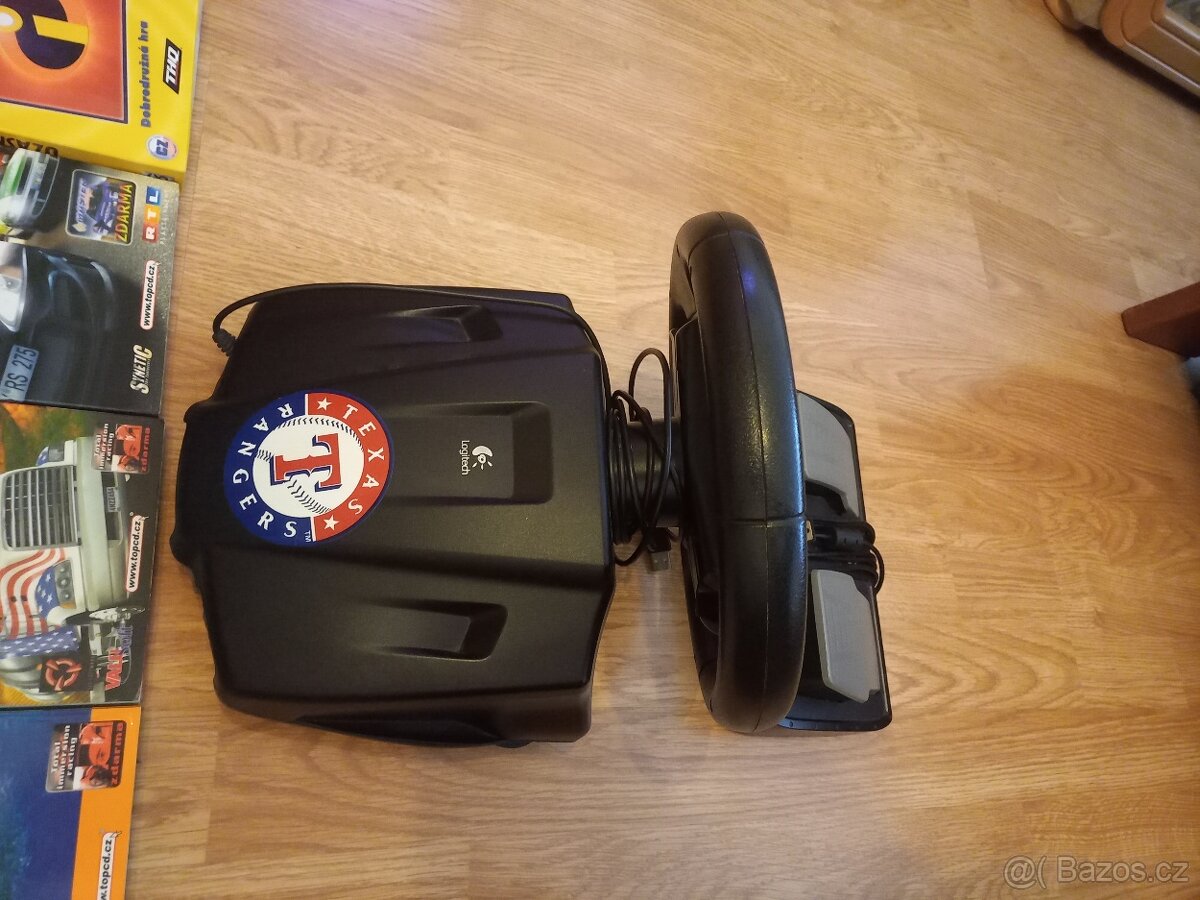 Volant a pedály Logitech + PC hry - 2