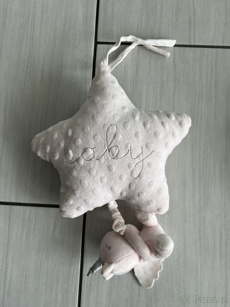 závěsná hračka na usínaní hvězda - 2