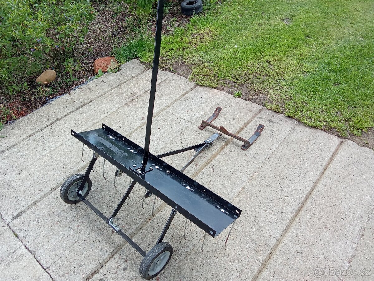 Provzdušňovač trávníku - 2