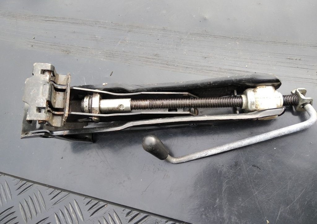 Škoda Fabia II, Roomster - hever - 2