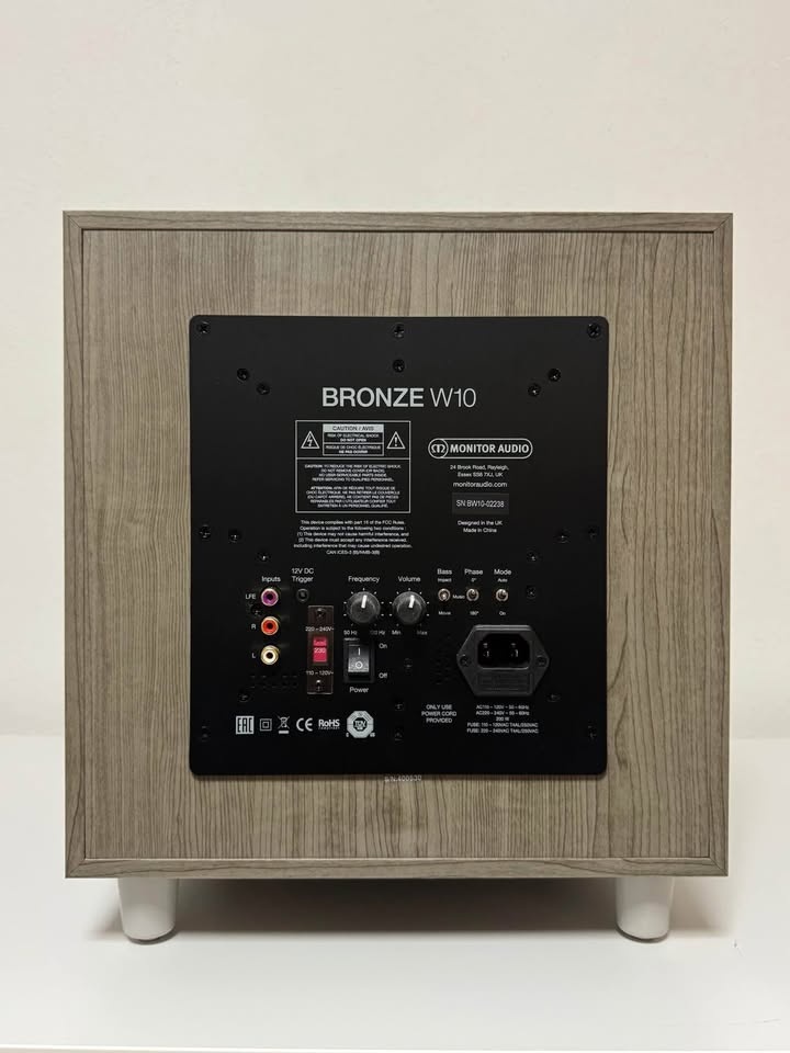 Subwoofer Monitor Audio W10 - 2