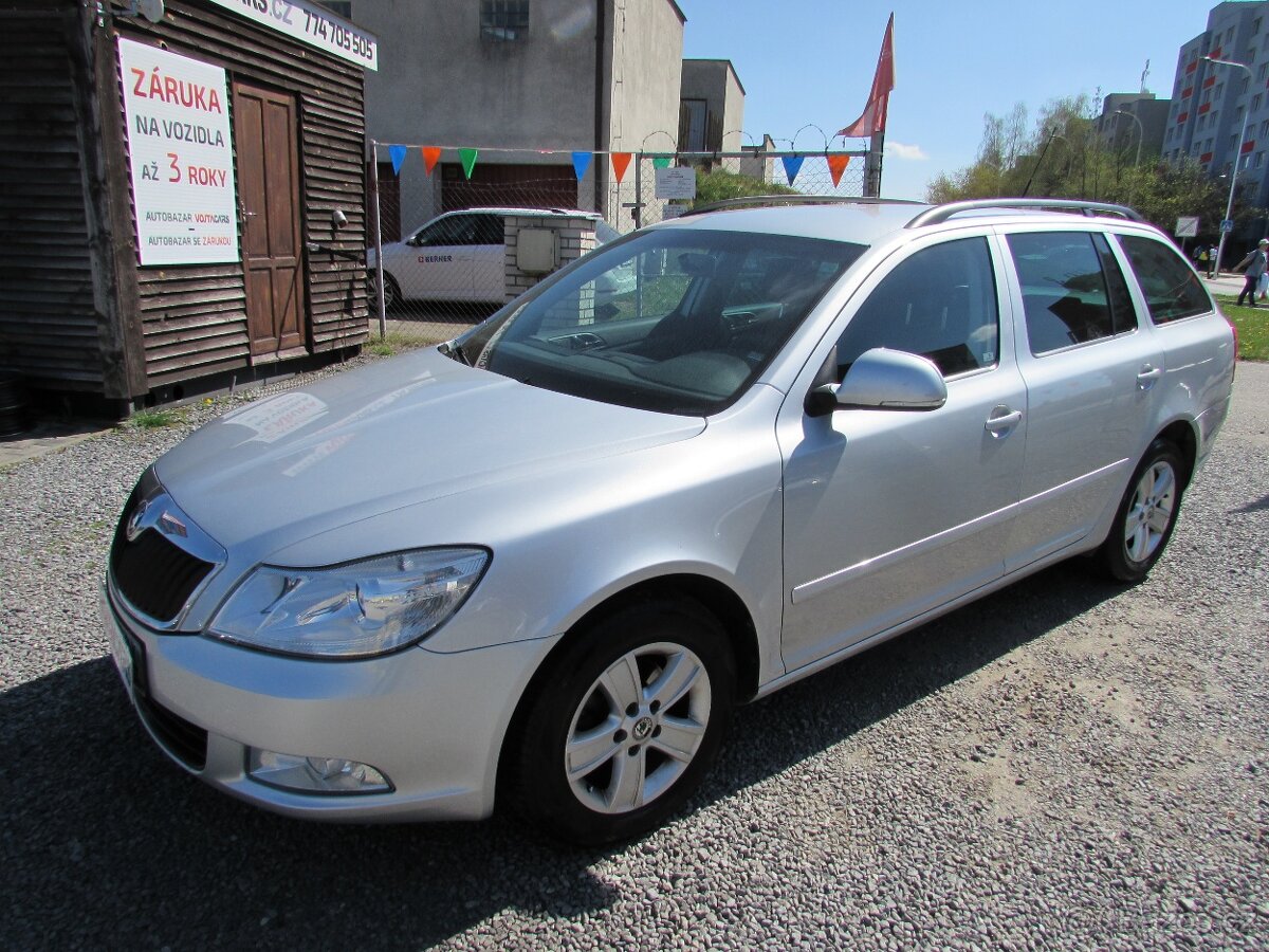 Škoda Octavia II 1.6 TDi 77kW kombi, Servisní kniha, 2.maj. - 2