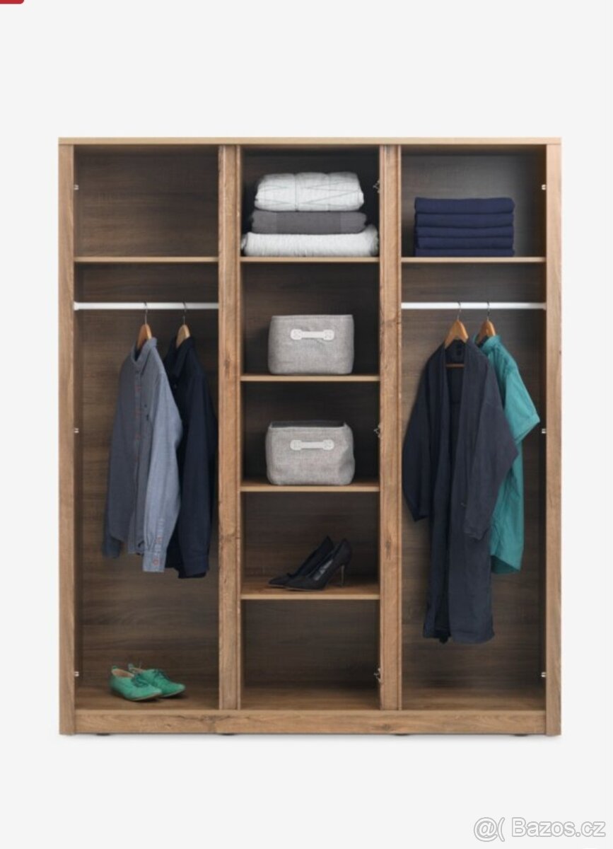 Šatní skříň - 2