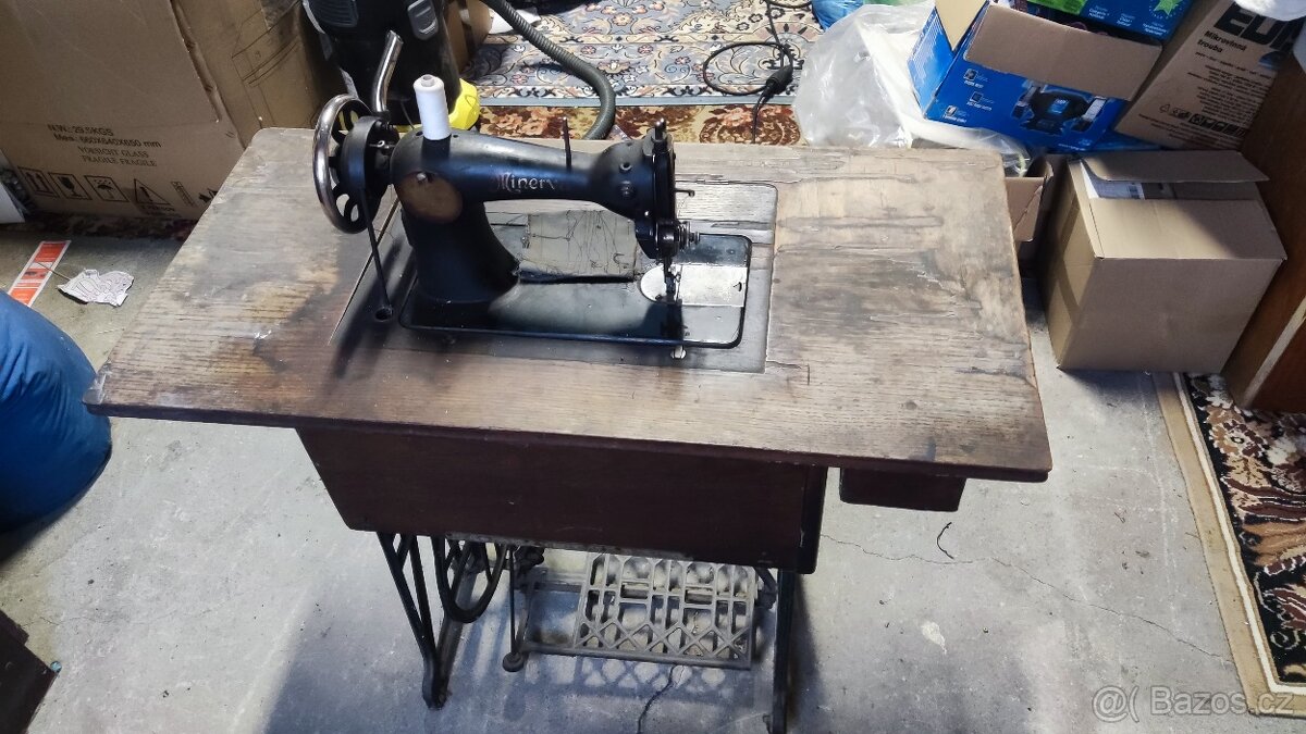 Minerva-šicí stroj - 2