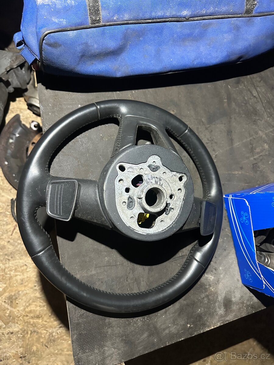 Multifunkční volant s pádly řazení Audi a4 b9 - 2