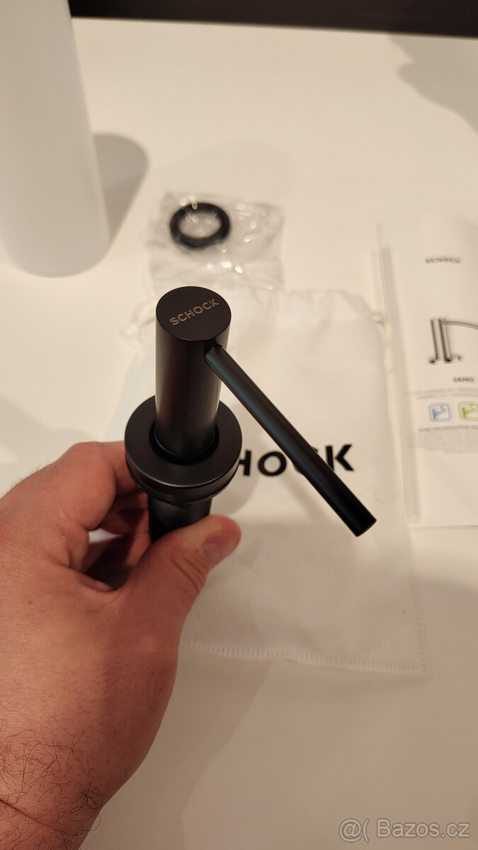 Schock Samo černý dávkovač jaru - 2