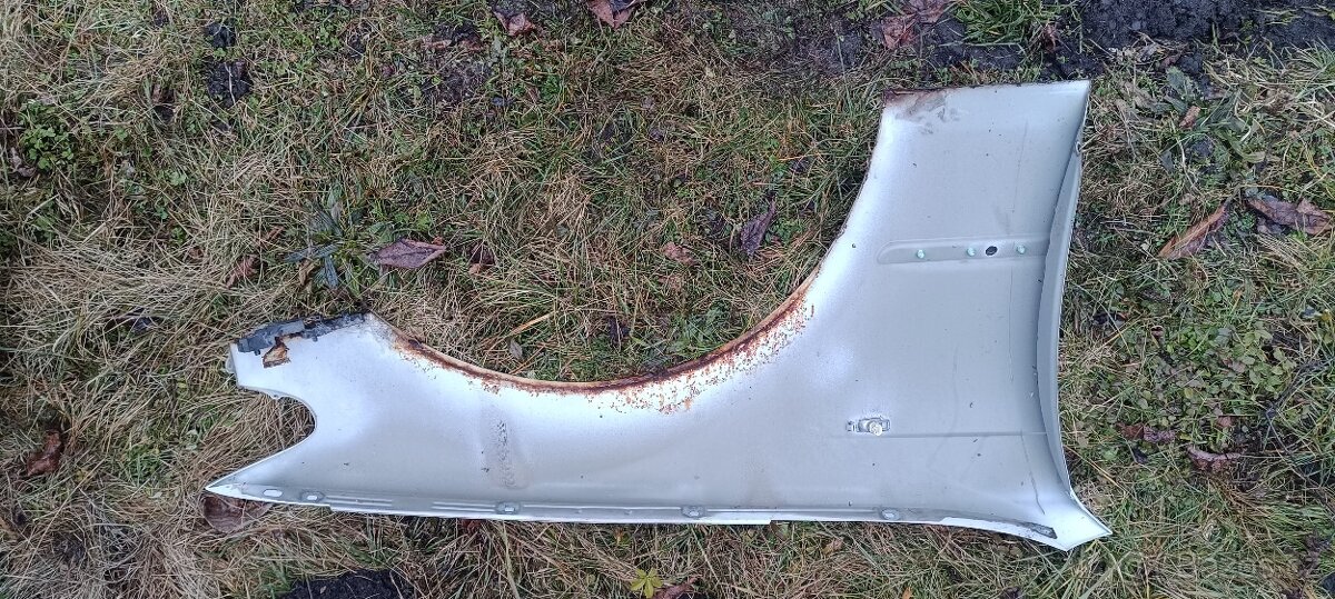 BMW e46 přední levý blatník - 2
