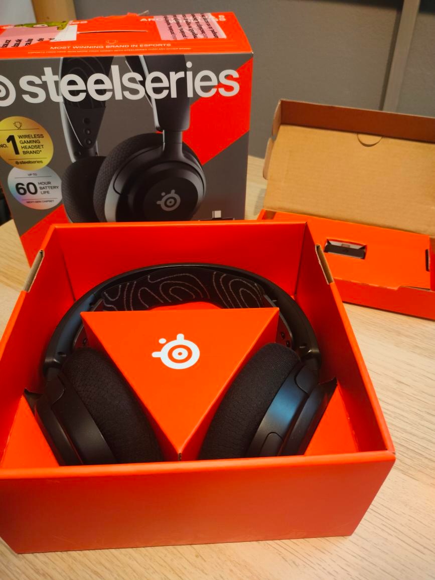 Bezdrátová herní sluchátka SteelSeries Arctis Nova 5 - 2