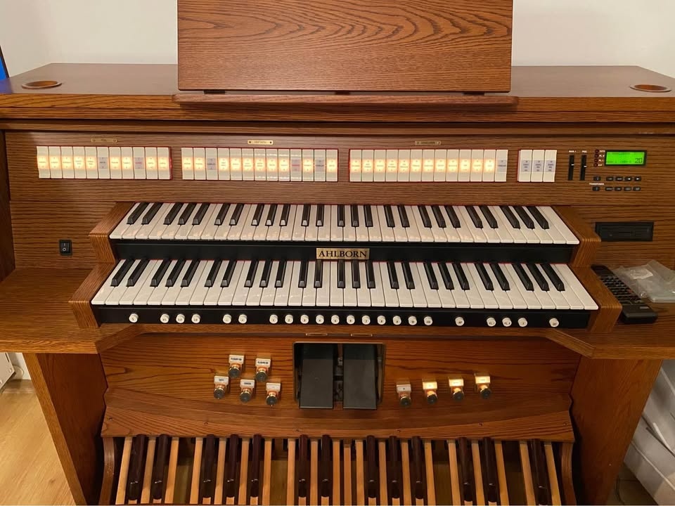 Dřevěné varhany AHLBORN (elektrické) - 2