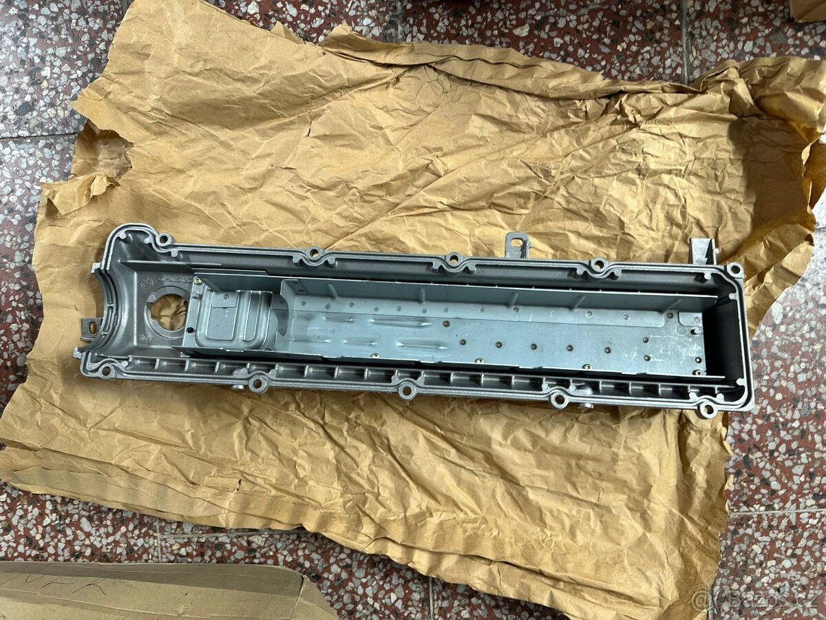 BMW E36 5 E34 víko hlavy motoru M51 - 2