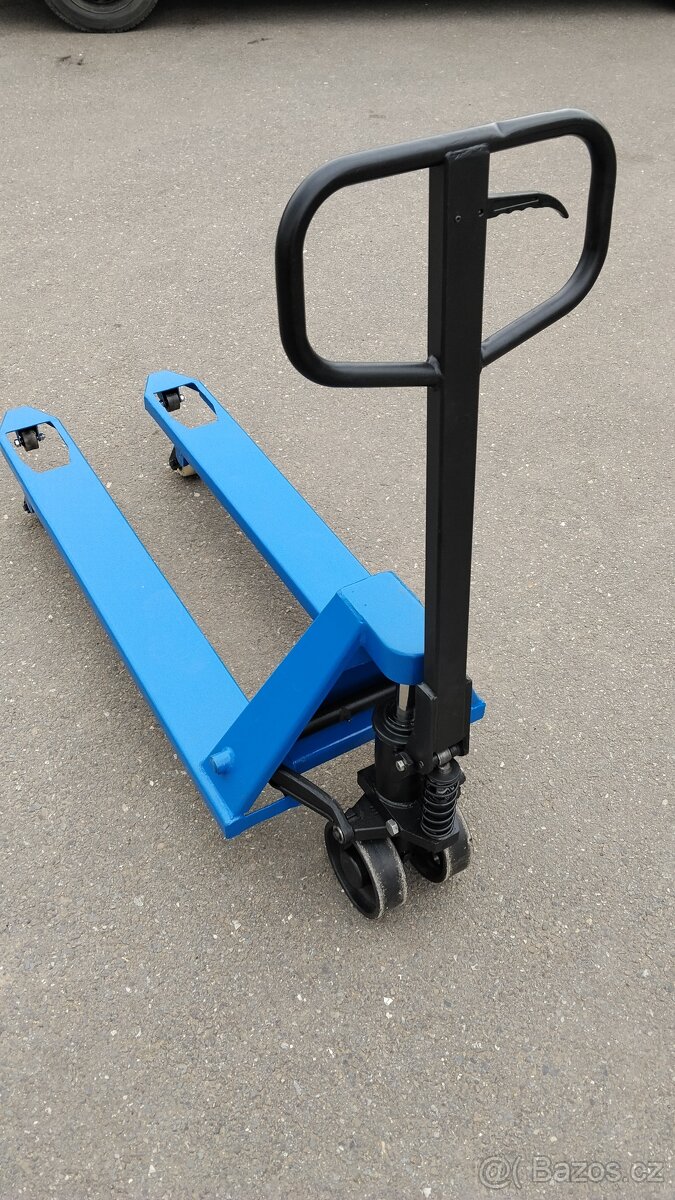 Prodám repasovaný paletový vozík - 2