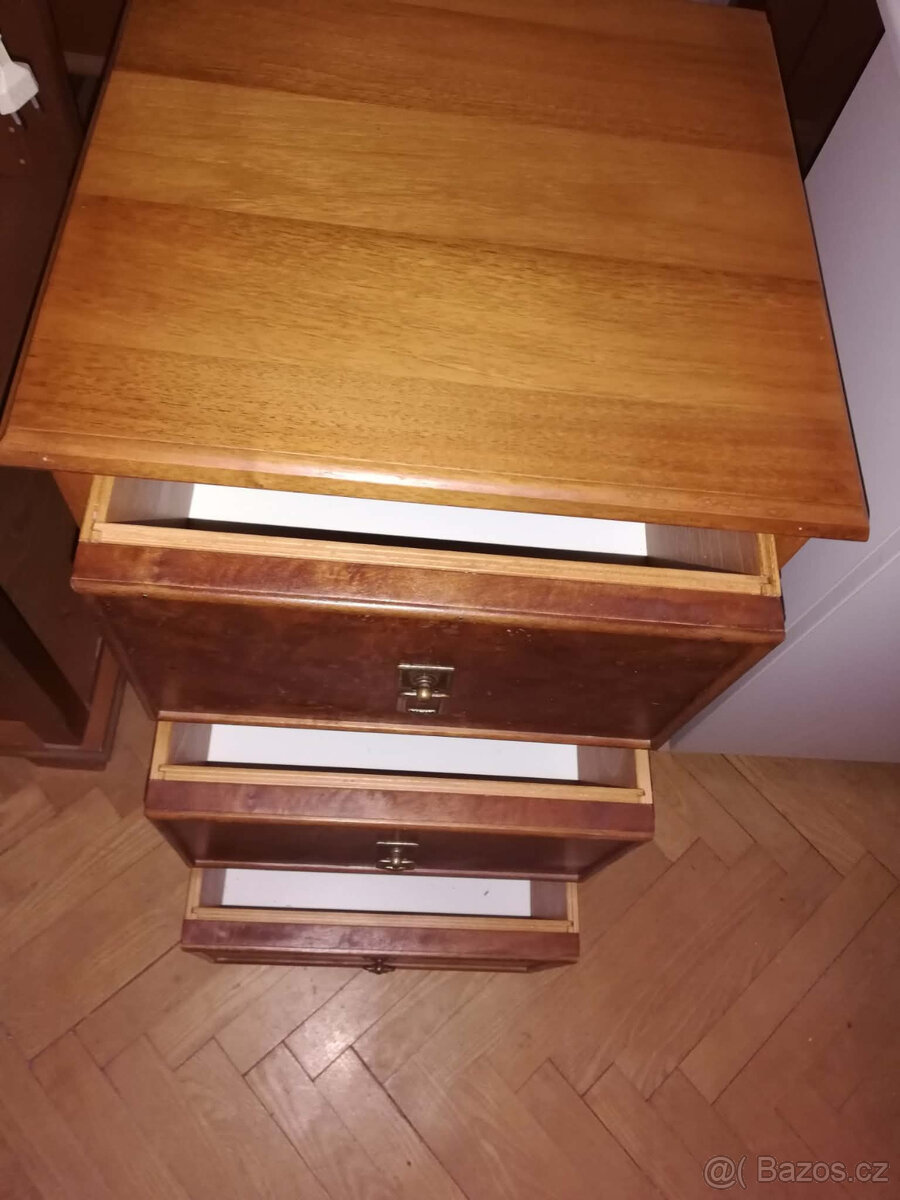 Komoda masivní dřevo - 2
