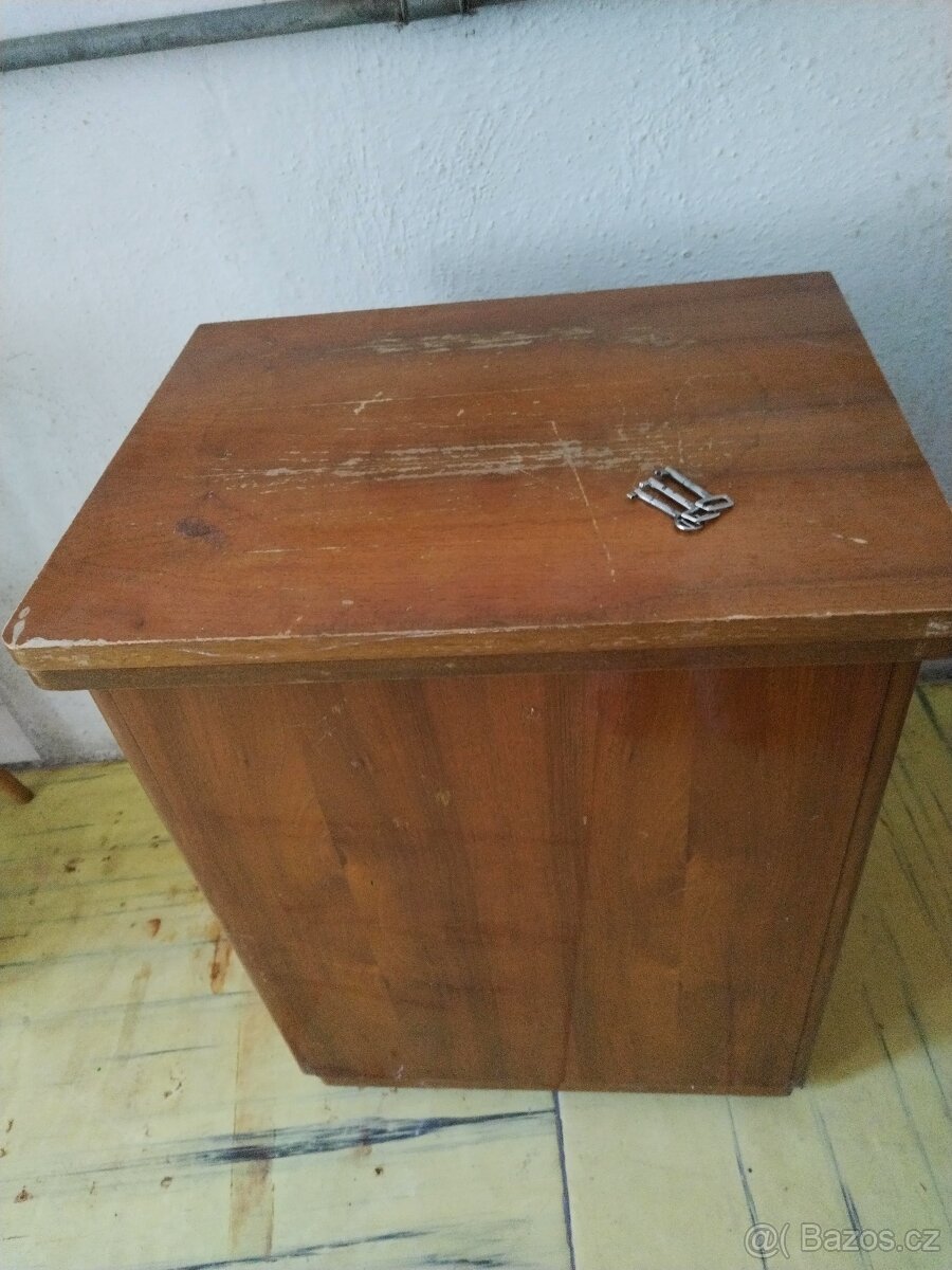 Šicí stroj Lada 236/1 - 2