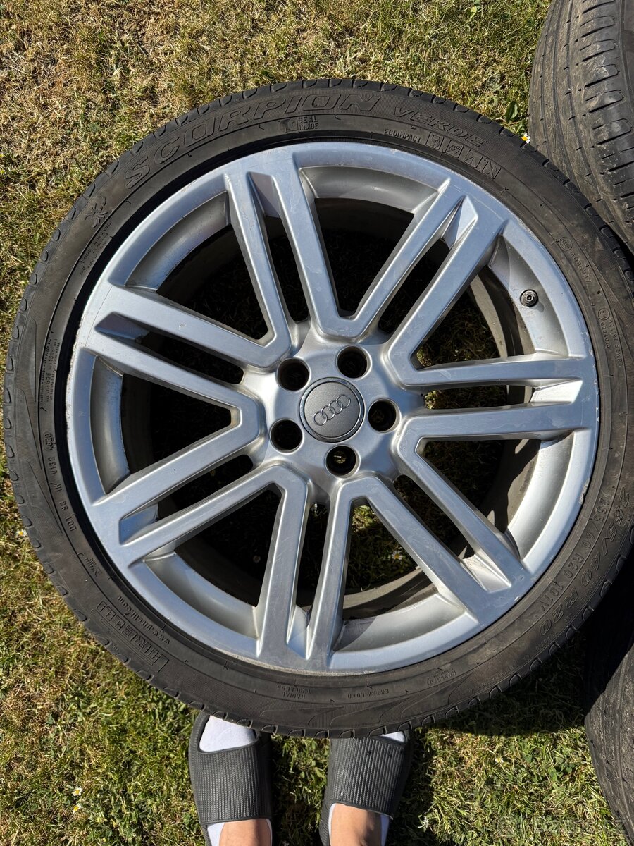 Pneu Audi 255/40 R20 - 2