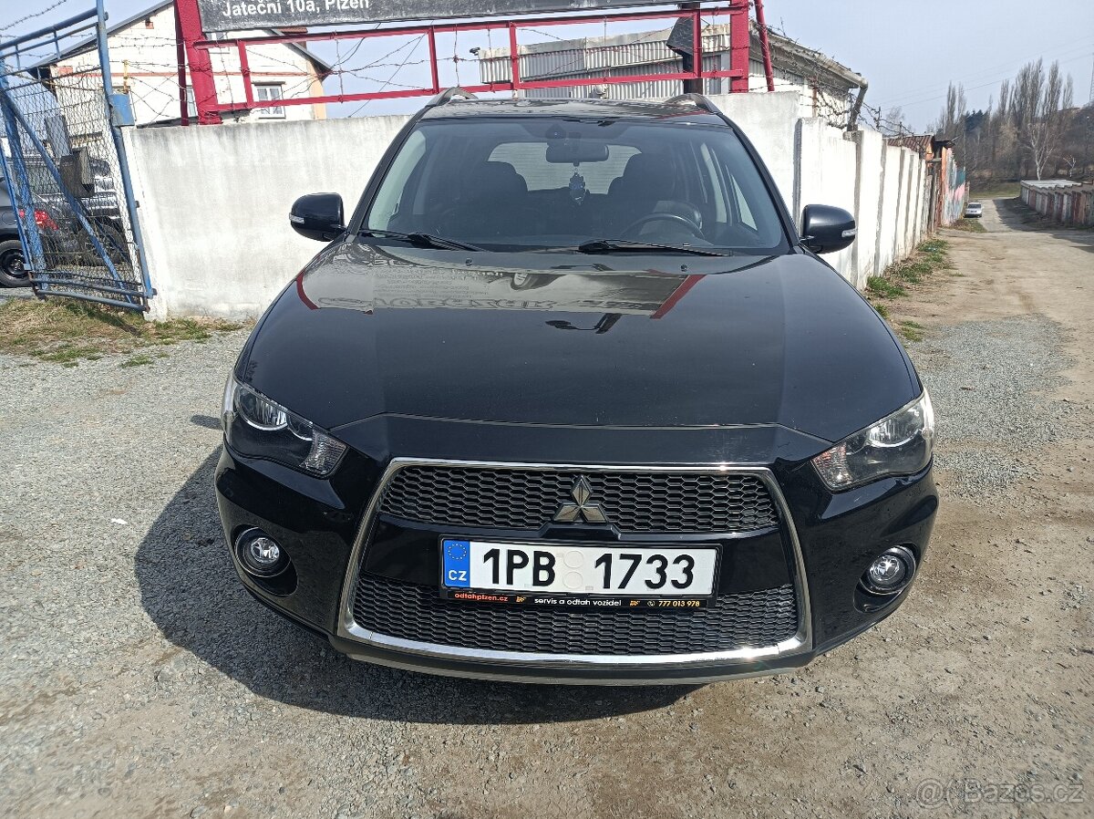 Mitsubishi outlander 2.2 DI-D,4x4,rok 2011 - 2