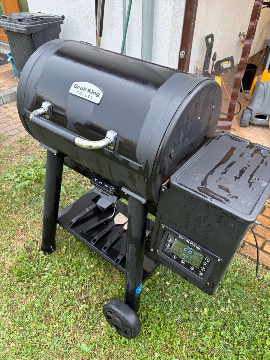 Peletový gril Broil King Crown 400 - 2