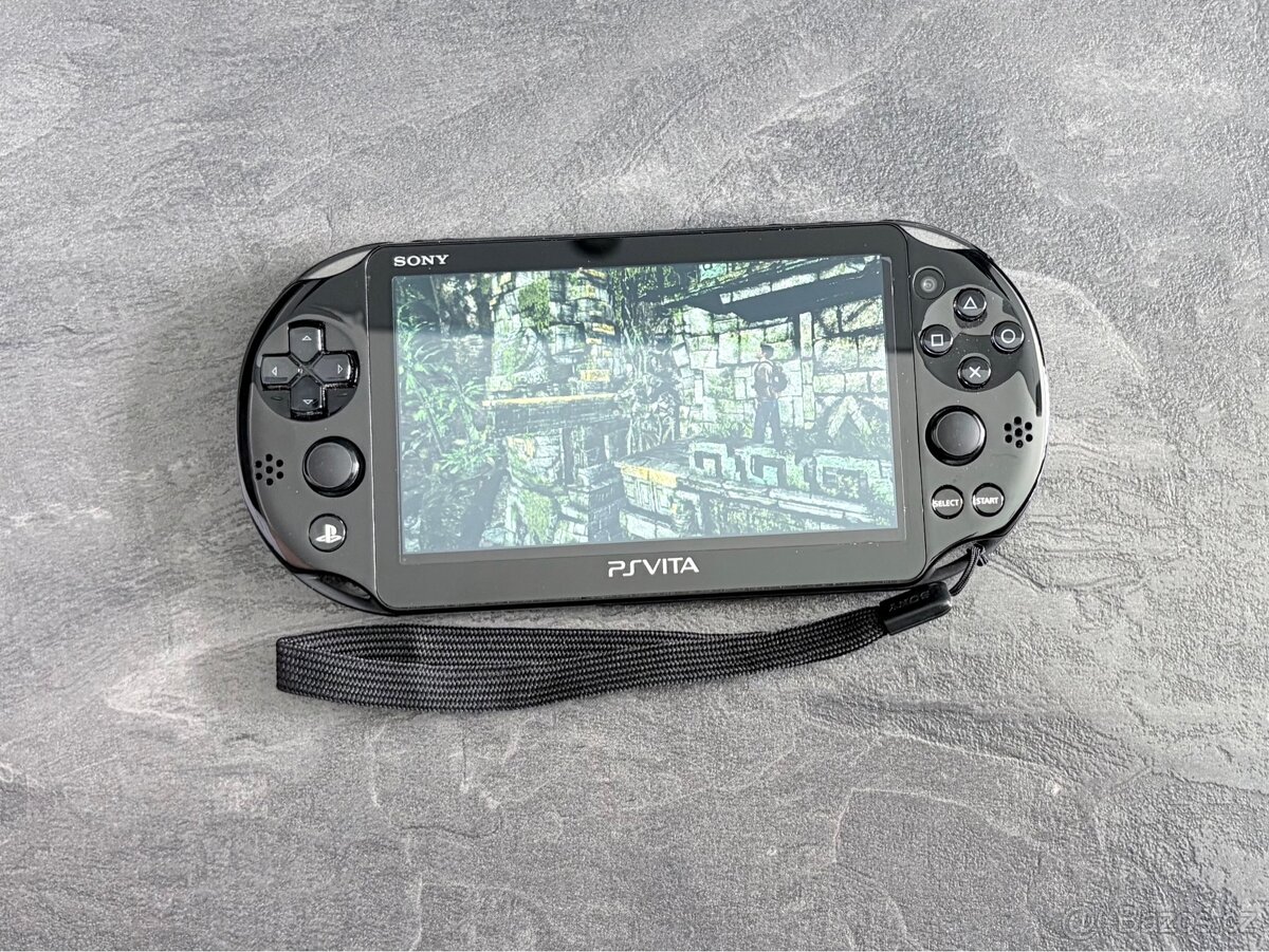 - PS Sony Vita PCH-2016+ hra Everybodys Golf - - 2