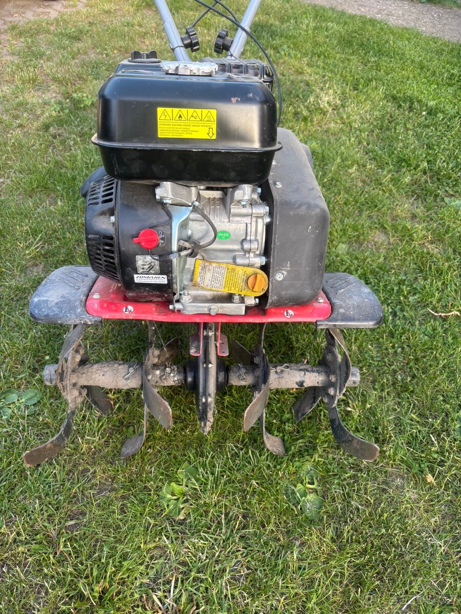 Prodám benzínový kultivátor / rotavátor Hecht - 2