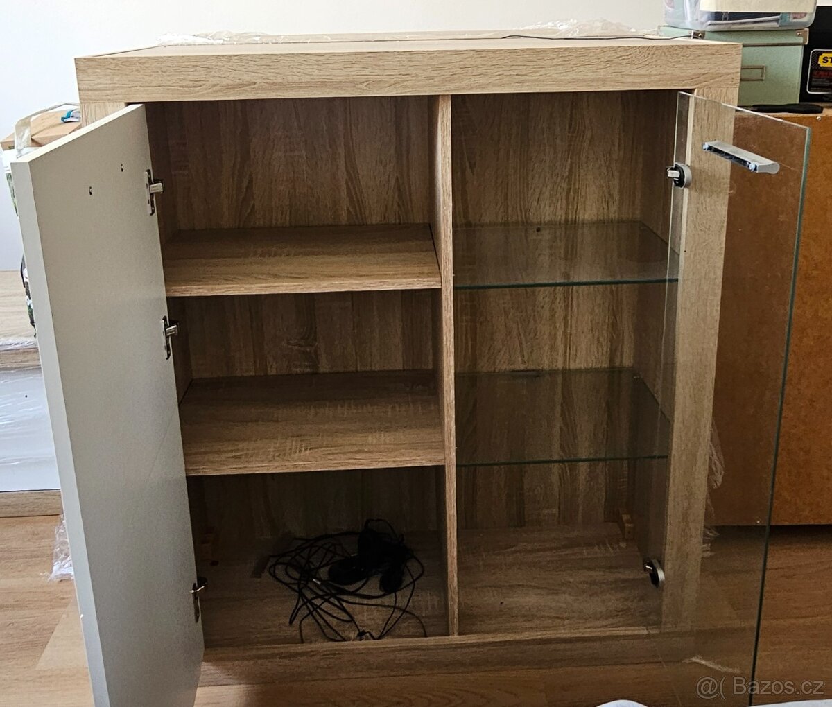 Závěsné komody (2ks) - 2