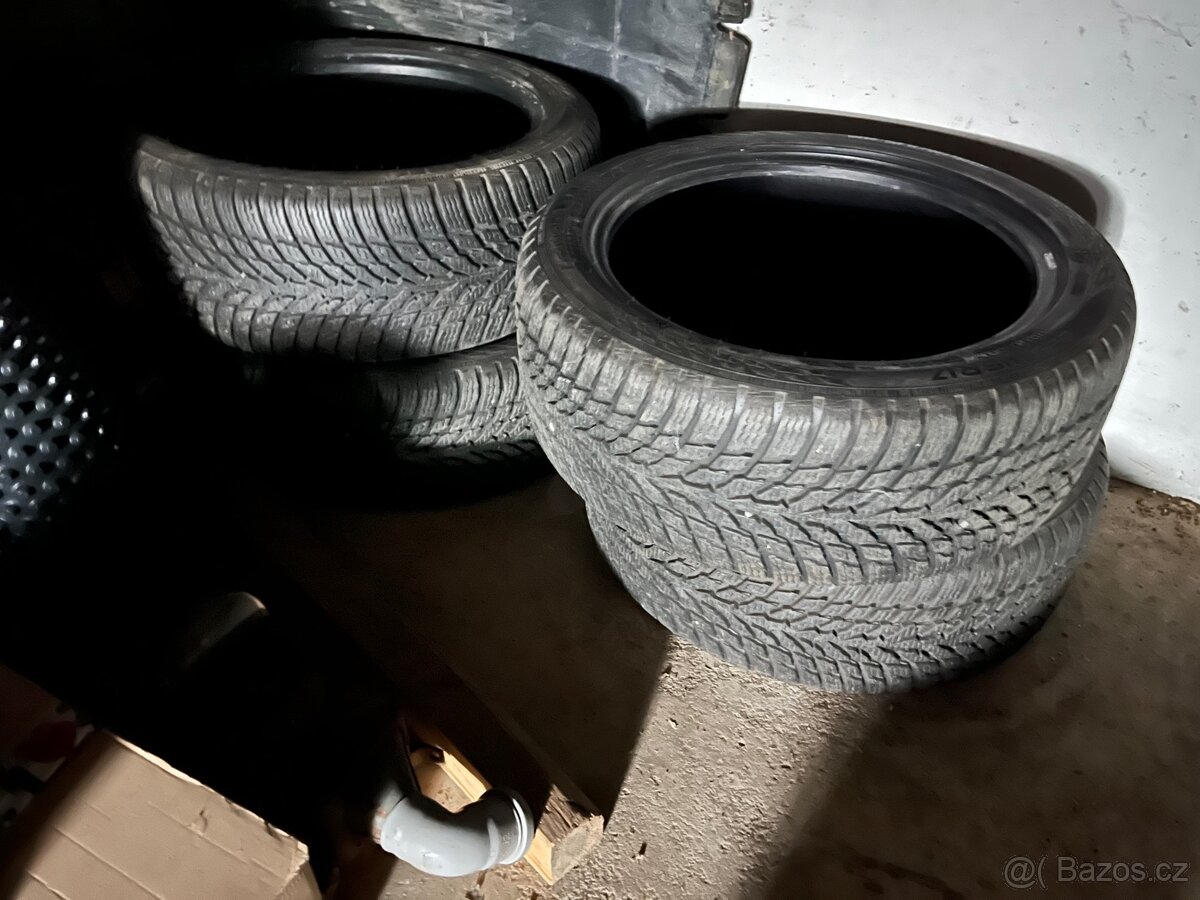 Nokian WR Snowproof 225/45/17 - 2