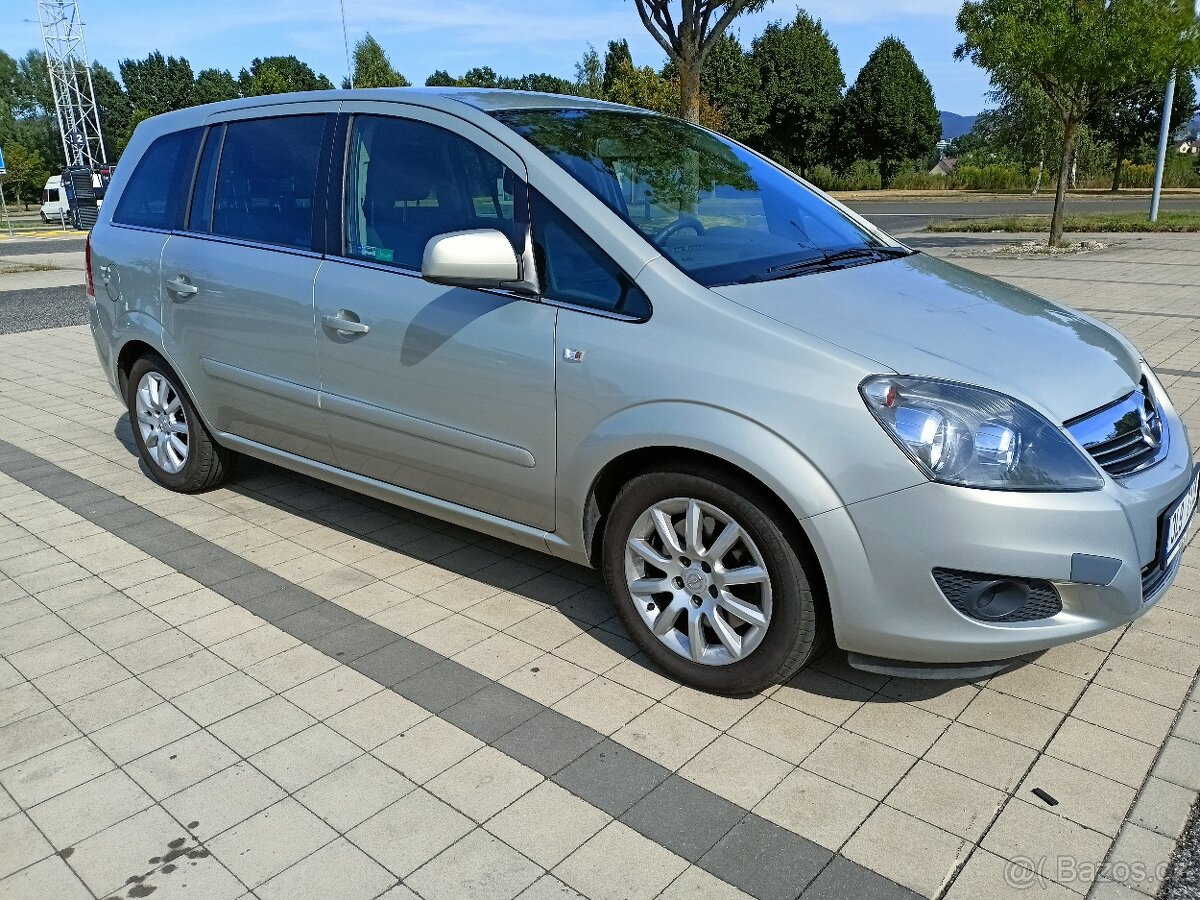 Opel Zafira B - 2