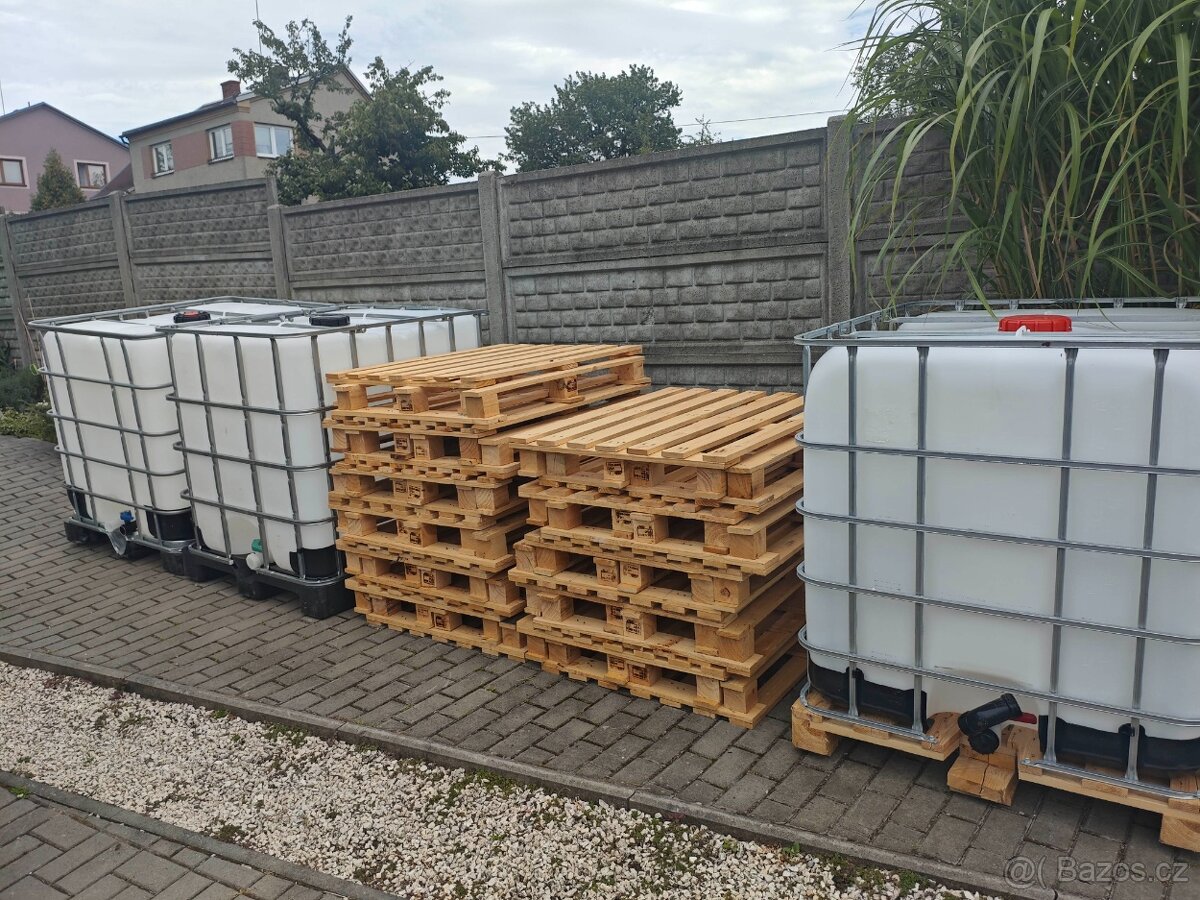 IBC nádrž na vodu 1000L - 2