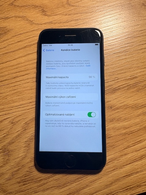 Apple iPhone 7, 32GB černý - 2