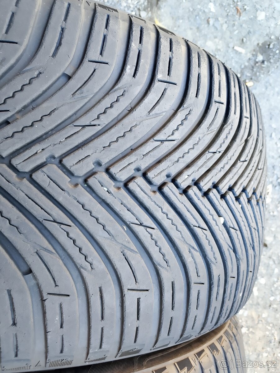 245/40/18 97w Maxxis - celoroční pneu 2ks - 2