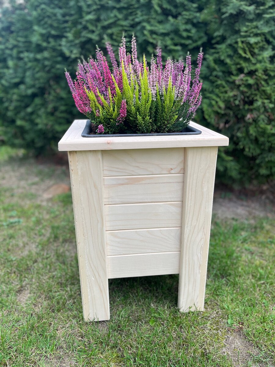 Dřevěný vyvýšený obal na květináč - 2