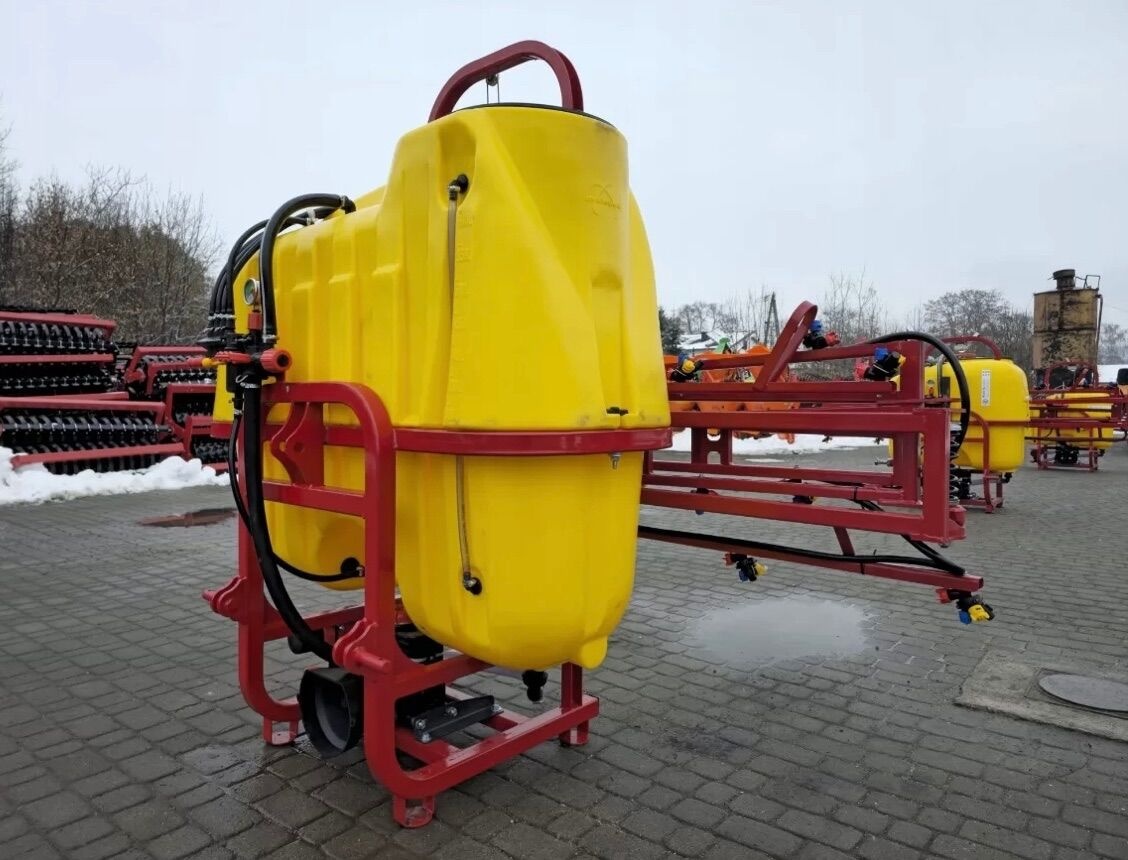 Postřikovač na traktor Strumyk - 2