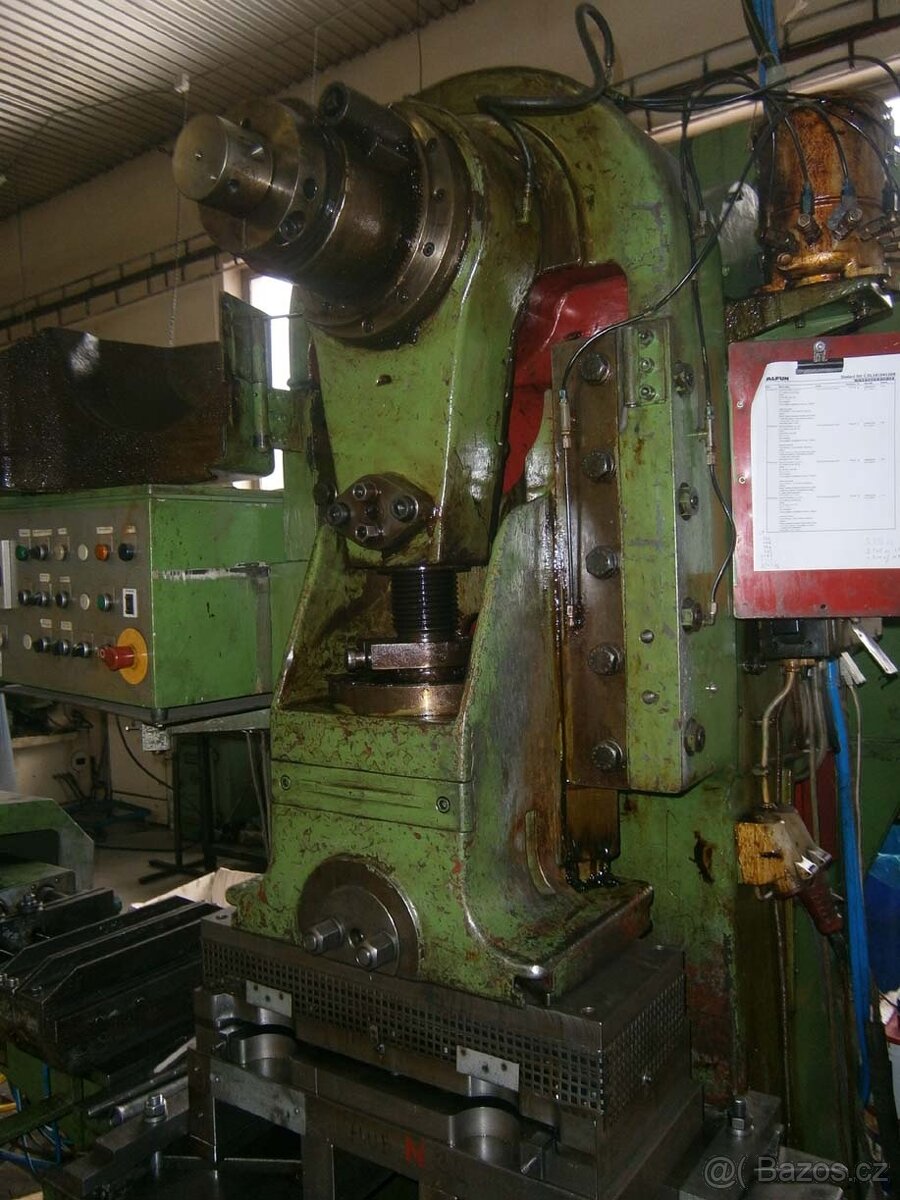 Výstředníkový lis EBU 125 - 2