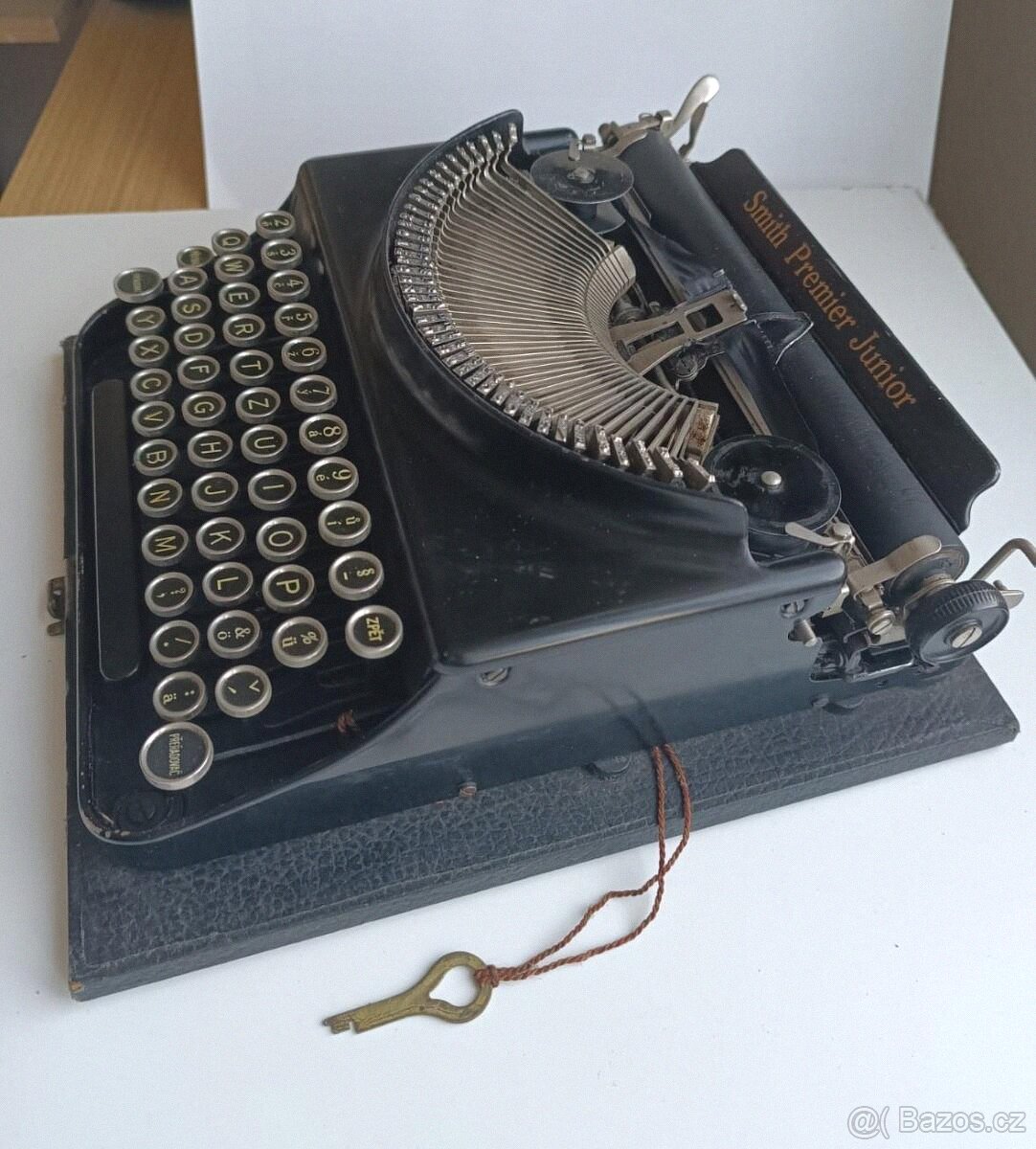 Starožitný psací stroj - Smith Premier Junior - 2