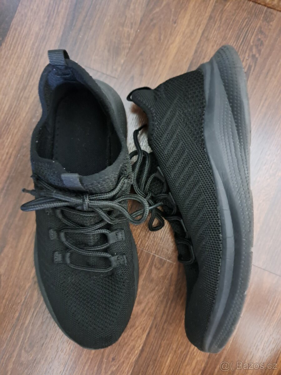 Dívčí sportovní tenisky vel. 35 - 2