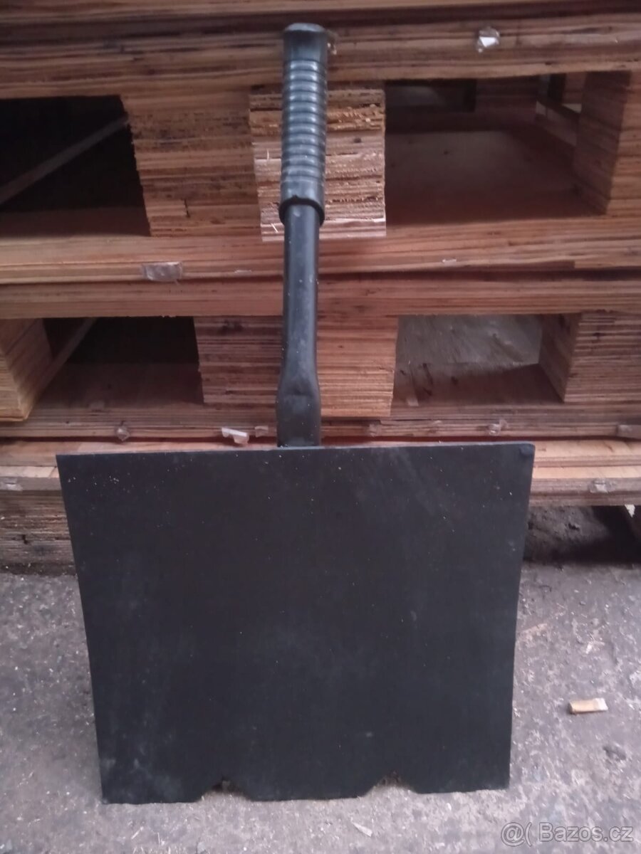 Lopatka na popel ke kotli Dakon - 2