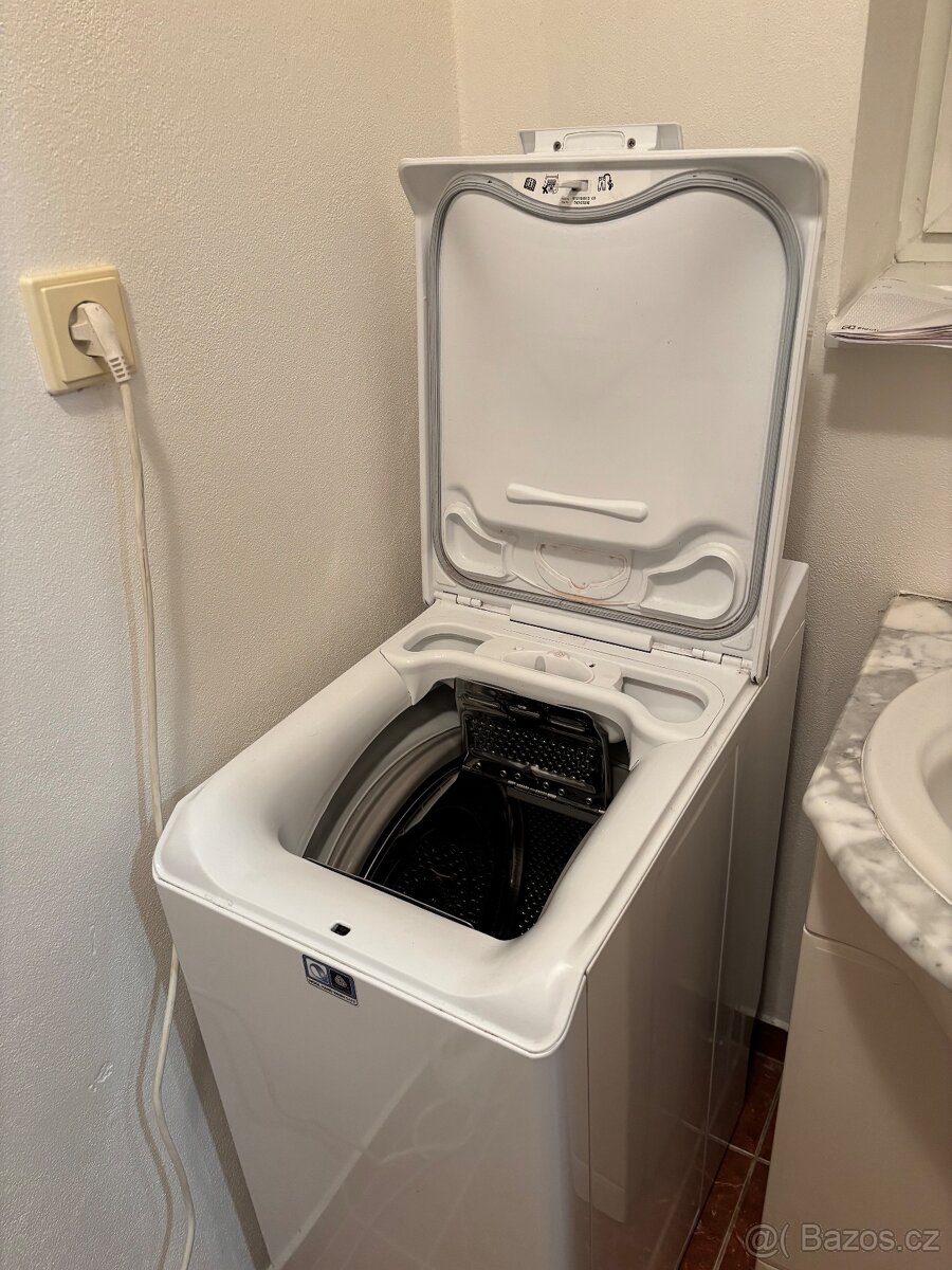Pračka Electrolux vrchem plněná - 2