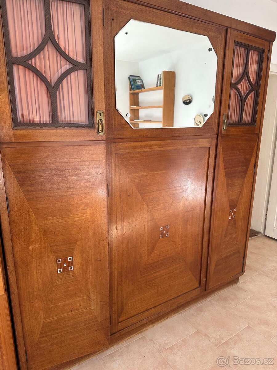 Starožitná skříň z první republiky - 2