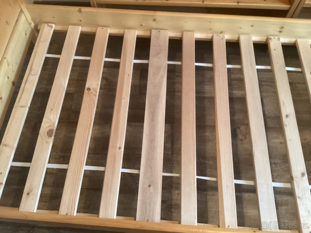 Postel z masivu borovice - 2