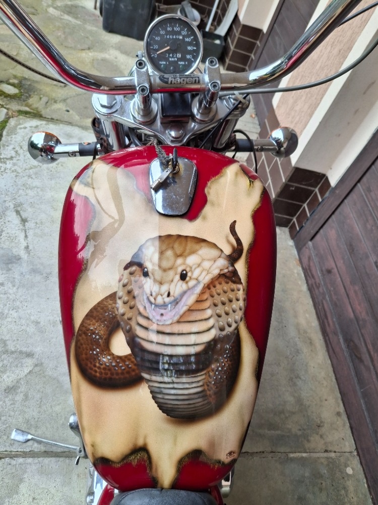 Suzuki VS 800 Intruder - 2