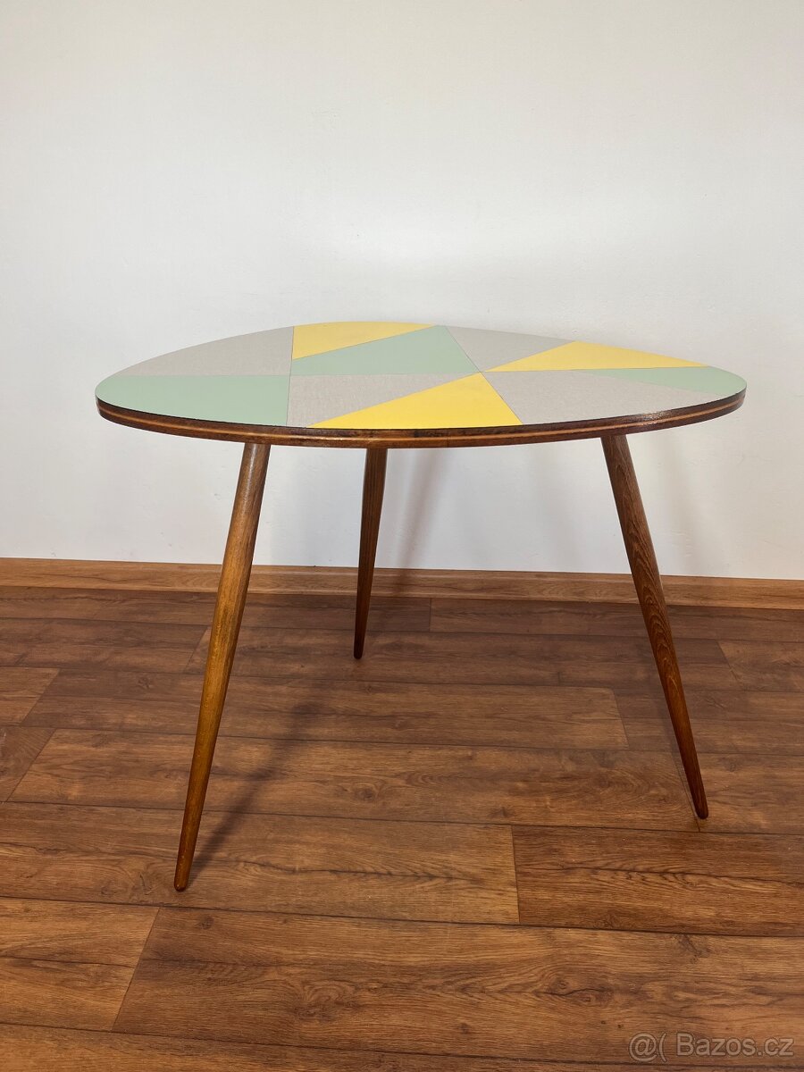 Konferenční stolek „trsátko“ - 2