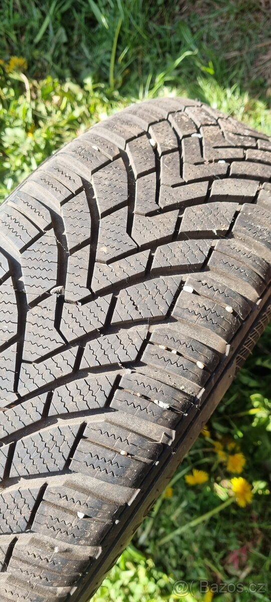 Kola toyota prius - 2