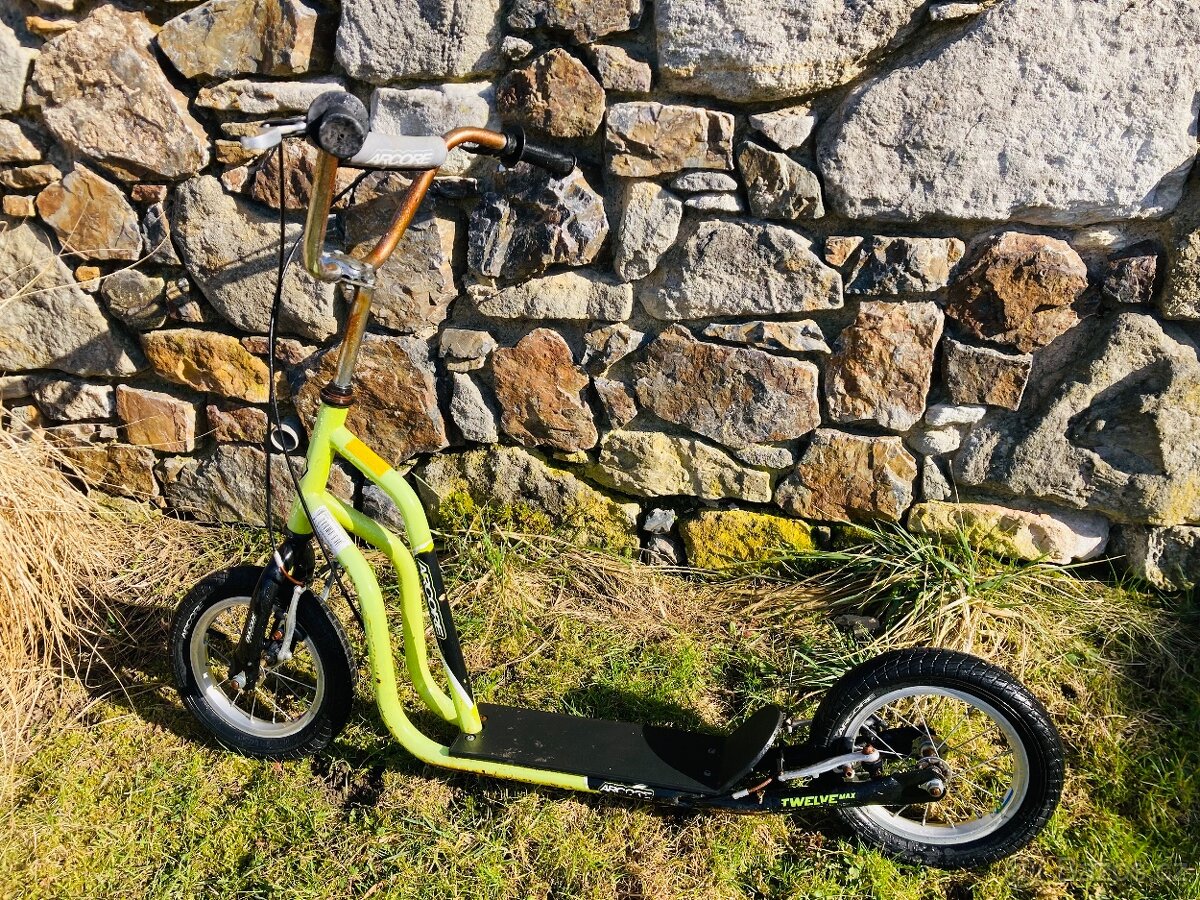 Koloběžka Arcore TWELVEMAX 12“ - 2